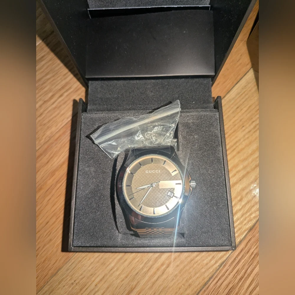 GUCCI G TIMELESS YA126406 STAINLESS STEEL WATCH